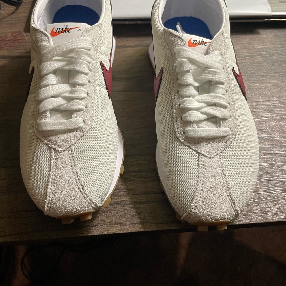 NWT Nike Summit White and Team Red Sneakers - Picture 5 of 10